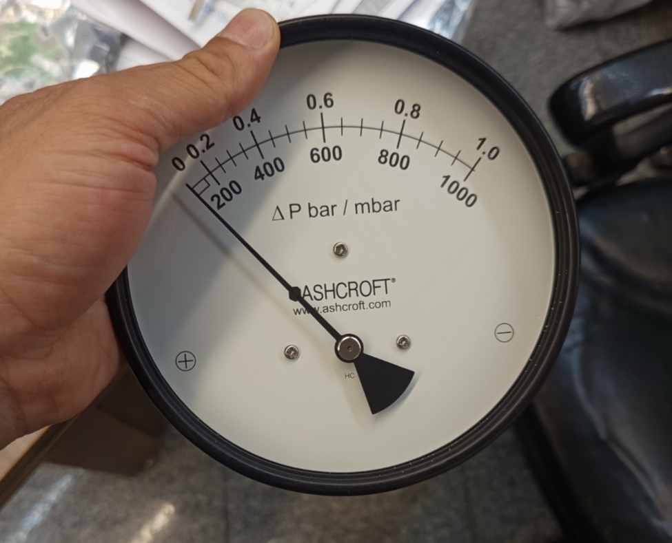 گیج اختلاف فشار به همراه سوییچ یک باری اشکرافت ASHCRAFT